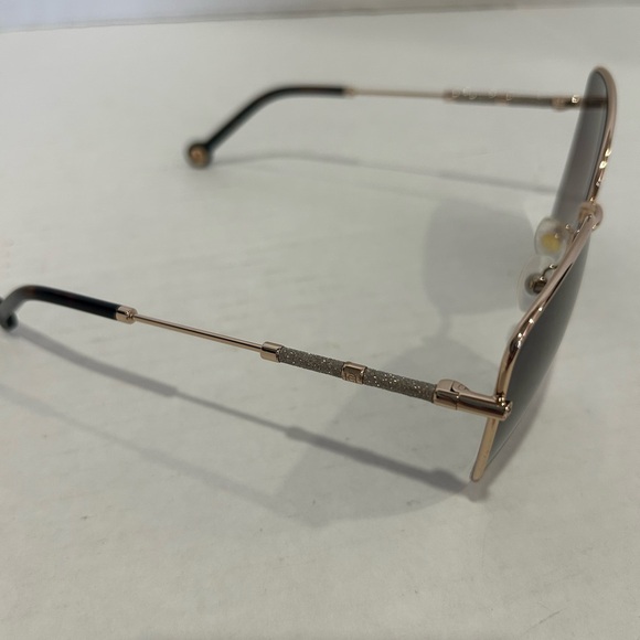 New!!! CAROLINA HERRERA!!
Elegant Women's Sunglasses - Picture 8 of 11